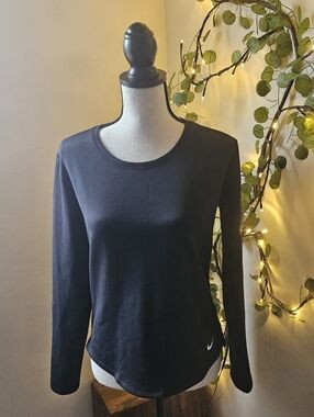 Nike One women's Therma-Fit Long Sleeve Top small Black
